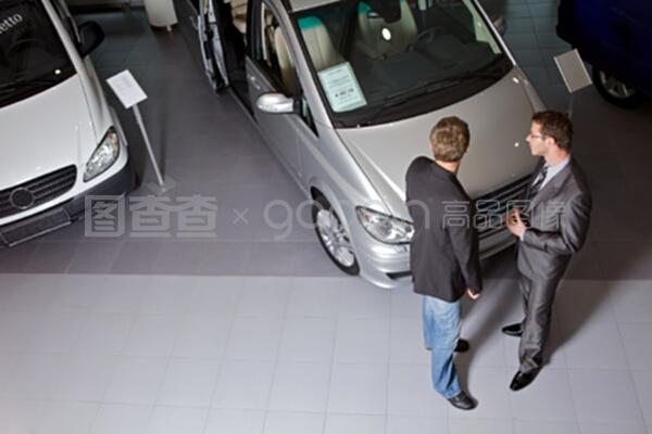 駕駛愉悅與個性展現(xiàn) 汽車銷售人員如何解讀車輛特點(diǎn)與裝飾用品